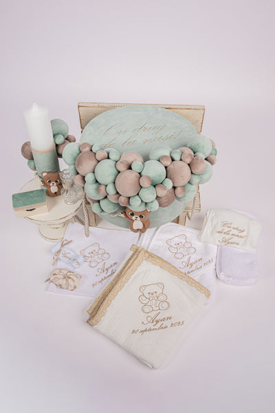 Trusou verde mint cu ursuleti din fetru