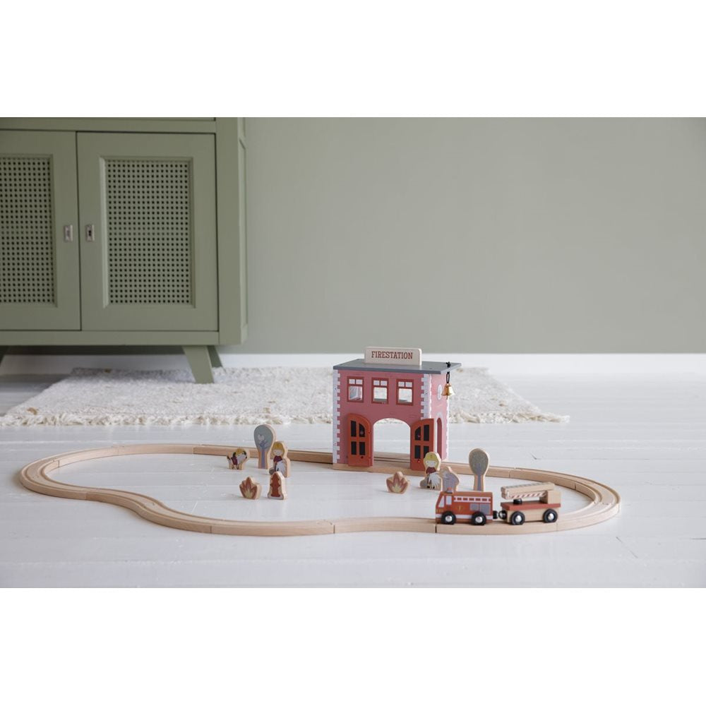 Sectie de pompieri cu figurine din lemn - Little Railway Collection - Little Dutch