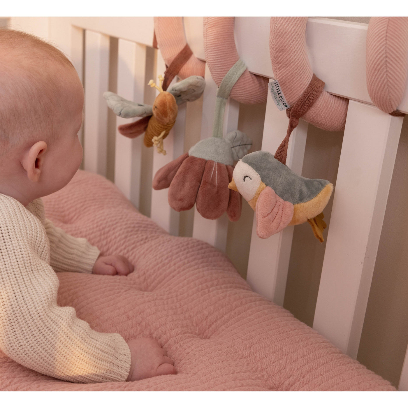 Spirala cu jucarii senzoriale pentru bebelusi  - Little Dutch