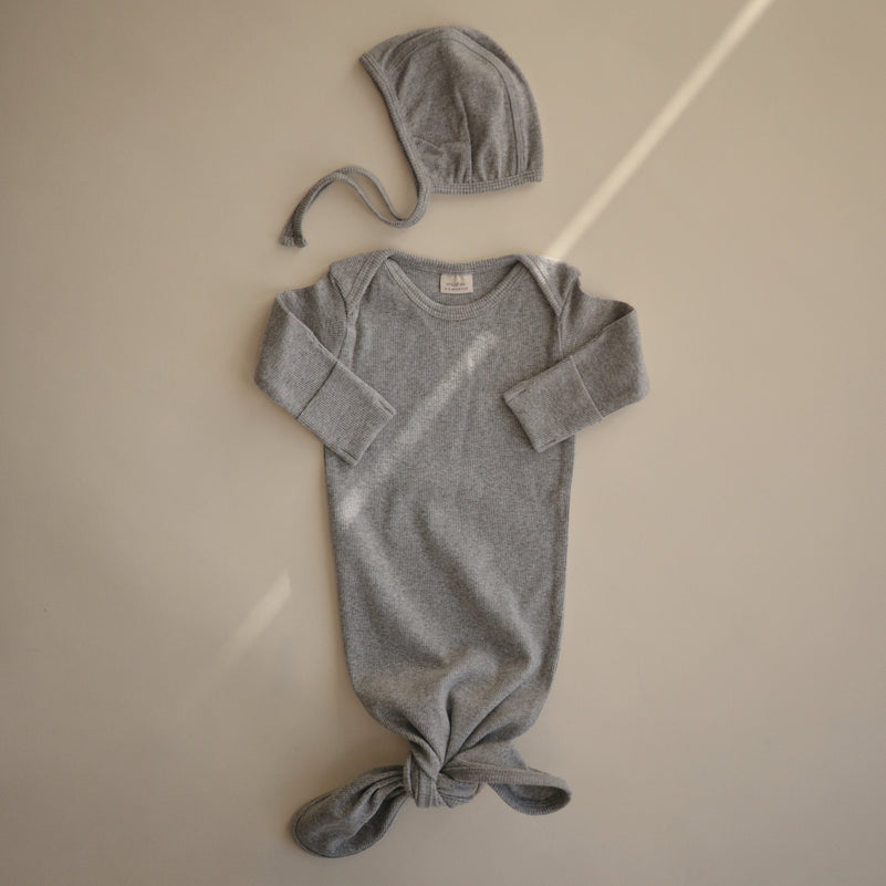 Rochita din bumbac organic pentru nou-nascut - Grey Melange - Mushie